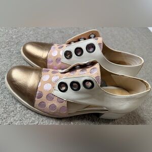 Unity In Diversity Valley White Pink Polka Dot Gold Oxford Shoes - Size 40